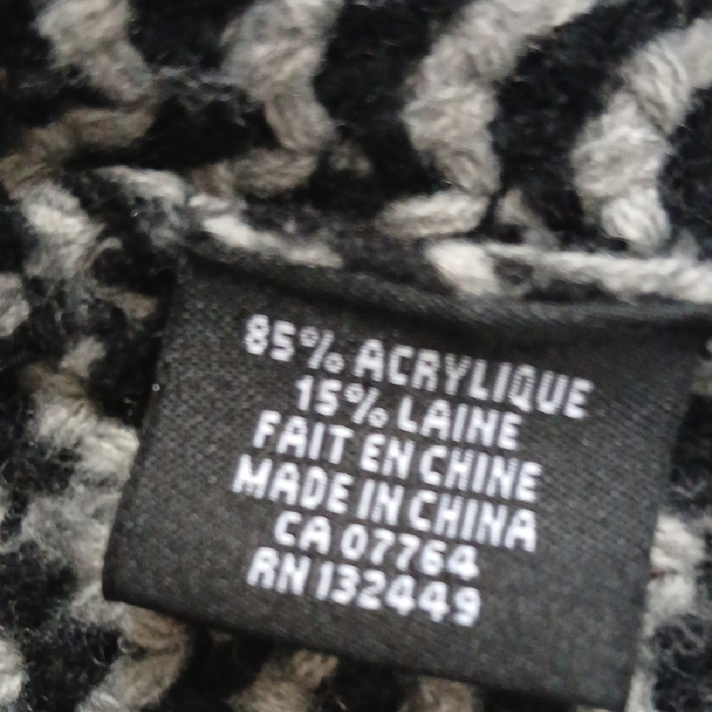 💓3/$15 Black and White Women's Cardigan - Picture 3 of 13